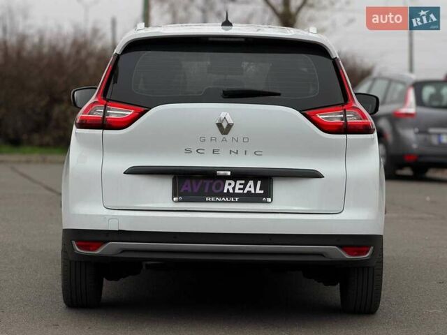 Белый Рено Сценик, объемом двигателя 1.8 л и пробегом 230 тыс. км за 16800 $, фото 18 на Automoto.ua