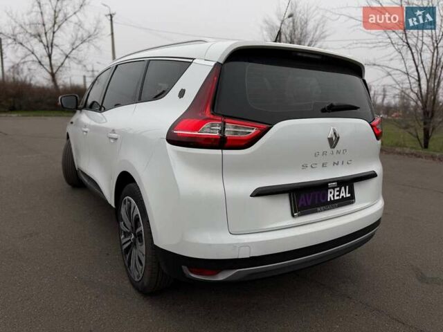 Белый Рено Сценик, объемом двигателя 1.8 л и пробегом 230 тыс. км за 16800 $, фото 26 на Automoto.ua