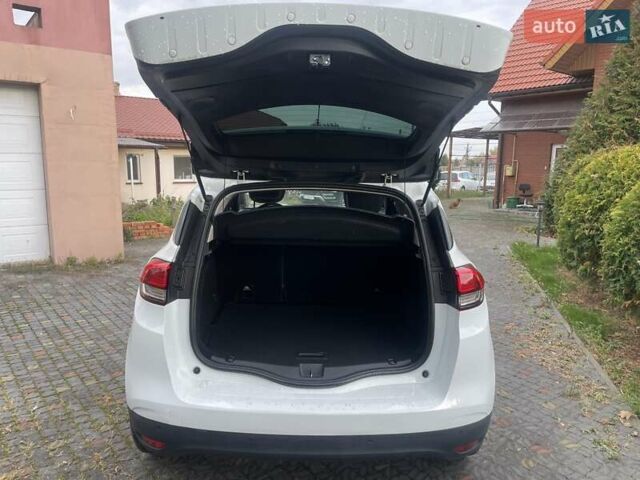Рено Сценик 2019 в Луцке на Automoto.ua Белый Рено Сценик, объемом двигателя 1.7 л и пробегом 206 тыс. км за 14890 $, фото 7 на Automoto.ua