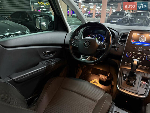 Белый Рено Сценик, объемом двигателя 1.8 л и пробегом 174 тыс. км за 18500 $, фото 36 на Automoto.ua