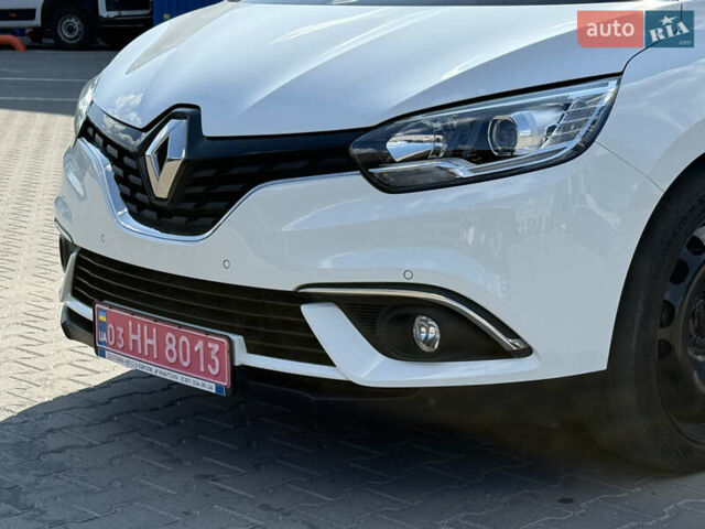 Белый Рено Сценик, объемом двигателя 1.7 л и пробегом 140 тыс. км за 16750 $, фото 15 на Automoto.ua