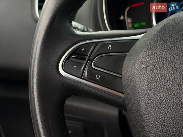 Белый Рено Сценик, объемом двигателя 1.8 л и пробегом 230 тыс. км за 16800 $, фото 43 на Automoto.ua