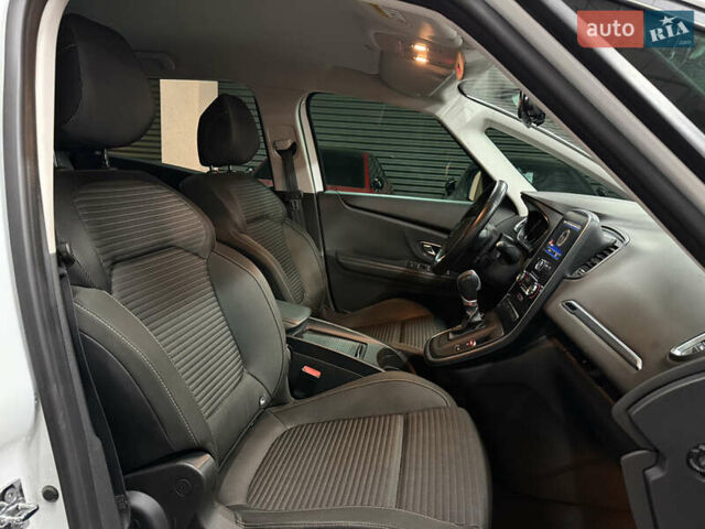 Белый Рено Сценик, объемом двигателя 1.8 л и пробегом 174 тыс. км за 18500 $, фото 33 на Automoto.ua