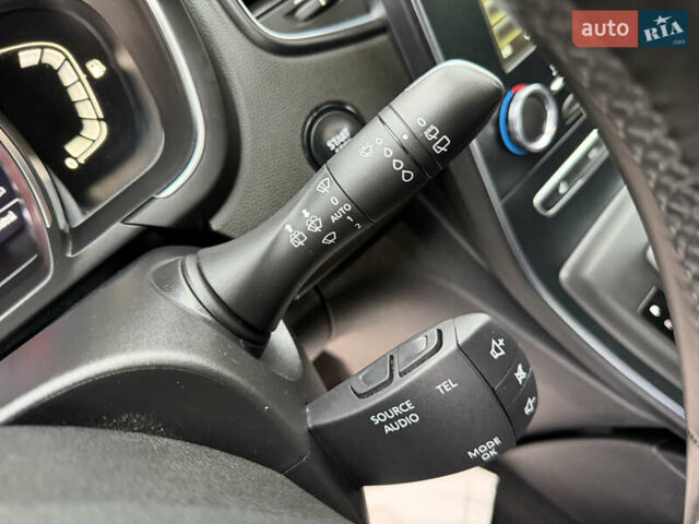 Белый Рено Сценик, объемом двигателя 1.7 л и пробегом 157 тыс. км за 16499 $, фото 25 на Automoto.ua