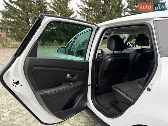 Белый Рено Сценик, объемом двигателя 1.7 л и пробегом 157 тыс. км за 16499 $, фото 34 на Automoto.ua