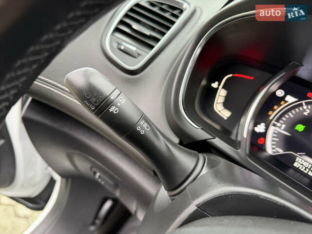 Белый Рено Сценик, объемом двигателя 1.7 л и пробегом 157 тыс. км за 16499 $, фото 26 на Automoto.ua