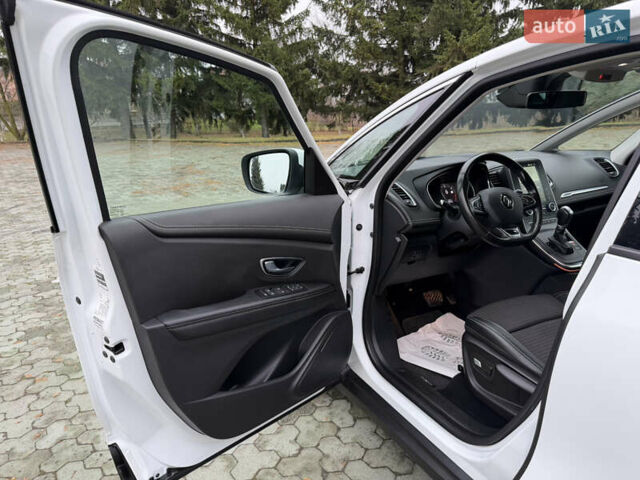 Белый Рено Сценик, объемом двигателя 1.7 л и пробегом 157 тыс. км за 16499 $, фото 16 на Automoto.ua