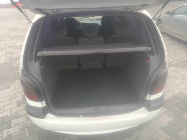 Білий Рено Сценік, об'ємом двигуна 1.6 л та пробігом 235 тис. км за 1400 $, фото 5 на Automoto.ua