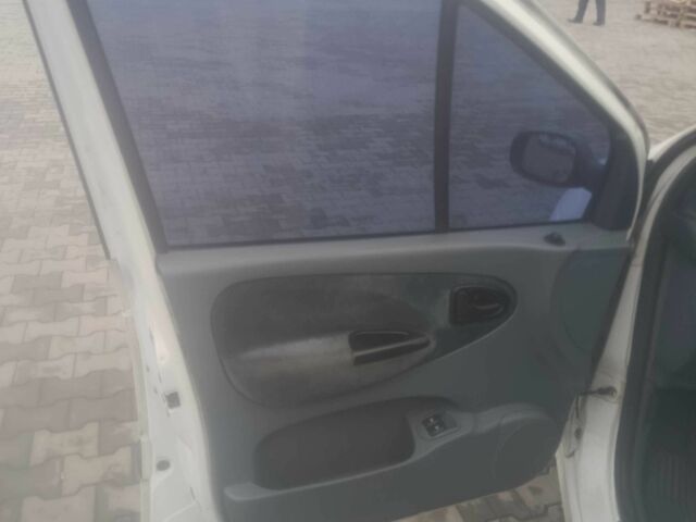 Білий Рено Сценік, об'ємом двигуна 1.6 л та пробігом 235 тис. км за 1400 $, фото 6 на Automoto.ua