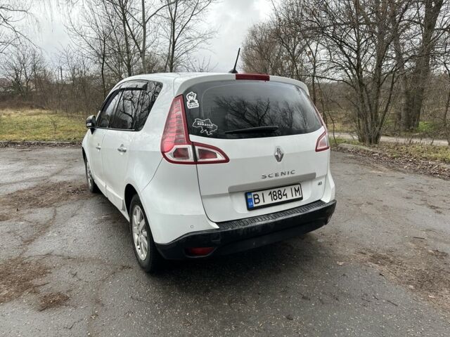 Білий Рено Сценік, об'ємом двигуна 1.6 л та пробігом 309 тис. км за 6200 $, фото 3 на Automoto.ua