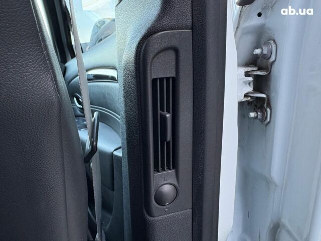 Білий Рено Сценік, об'ємом двигуна 1.5 л та пробігом 192 тис. км за 9190 $, фото 40 на Automoto.ua