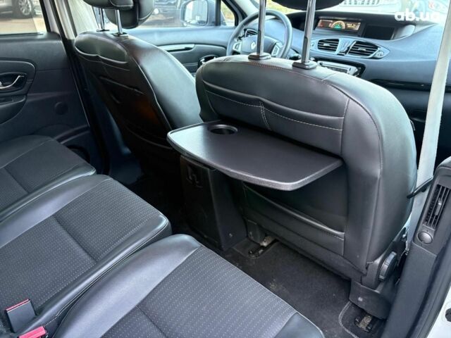 Білий Рено Сценік, об'ємом двигуна 1.5 л та пробігом 192 тис. км за 9190 $, фото 36 на Automoto.ua