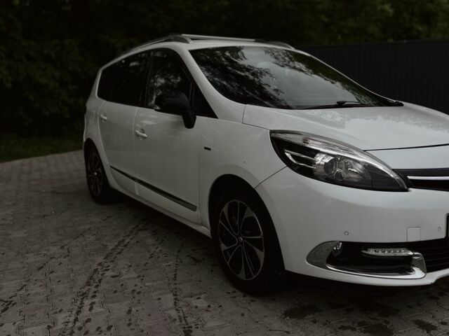 Белый Рено Сценик, объемом двигателя 1.6 л и пробегом 207 тыс. км за 8800 $, фото 1 на Automoto.ua