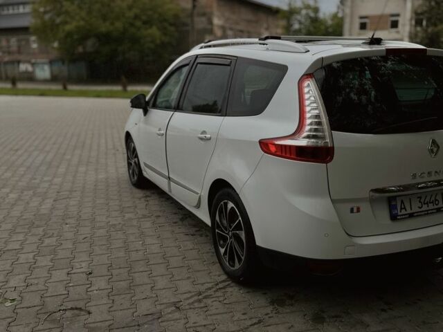 Белый Рено Сценик, объемом двигателя 1.6 л и пробегом 207 тыс. км за 8800 $, фото 4 на Automoto.ua