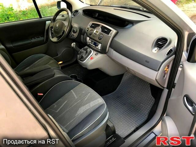 Бежевый Рено Сценик, объемом двигателя 1.6 л и пробегом 220 тыс. км за 4300 $, фото 9 на Automoto.ua