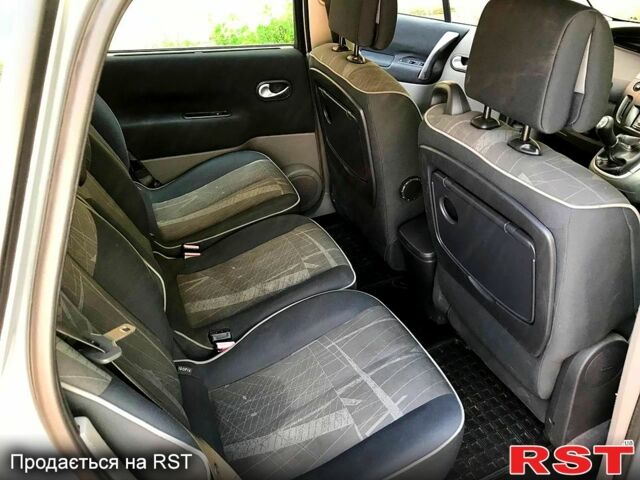 Бежевый Рено Сценик, объемом двигателя 1.6 л и пробегом 220 тыс. км за 4300 $, фото 8 на Automoto.ua