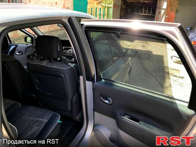 Бежевый Рено Сценик, объемом двигателя 1.6 л и пробегом 220 тыс. км за 4300 $, фото 7 на Automoto.ua