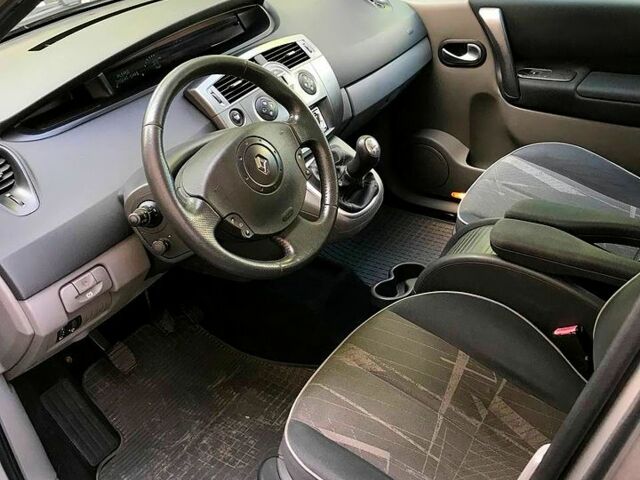 Бежевый Рено Сценик, объемом двигателя 1.6 л и пробегом 220 тыс. км за 4300 $, фото 5 на Automoto.ua