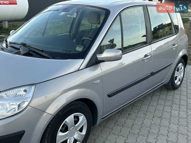 Бежевый Рено Сценик, объемом двигателя 1.6 л и пробегом 189 тыс. км за 4199 $, фото 2 на Automoto.ua