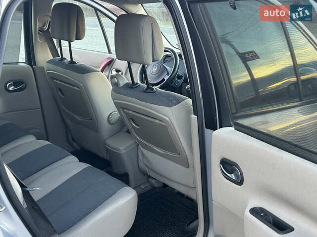 Бежевый Рено Сценик, объемом двигателя 1.6 л и пробегом 189 тыс. км за 4199 $, фото 31 на Automoto.ua