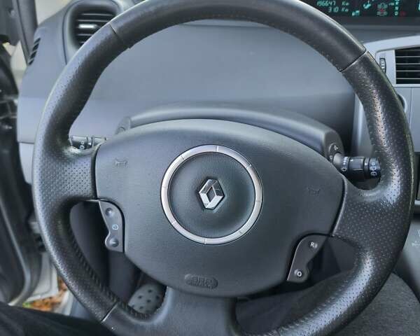 Рено Сценик 2006 в Краматорске на Automoto.ua Бежевый Рено Сценик, объемом двигателя 1.6 л и пробегом 197 тыс. км за 6500 $, фото 6 на Automoto.ua