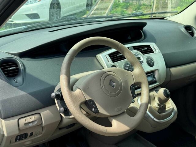 Бежевый Рено Сценик, объемом двигателя 2 л и пробегом 240 тыс. км за 4890 $, фото 18 на Automoto.ua