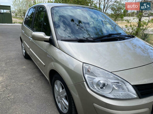 Бежевий Рено Сценік, об'ємом двигуна 2 л та пробігом 198 тис. км за 6700 $, фото 4 на Automoto.ua