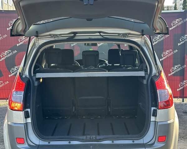 Бежевий Рено Сценік, об'ємом двигуна 1.6 л та пробігом 141 тис. км за 6000 $, фото 10 на Automoto.ua