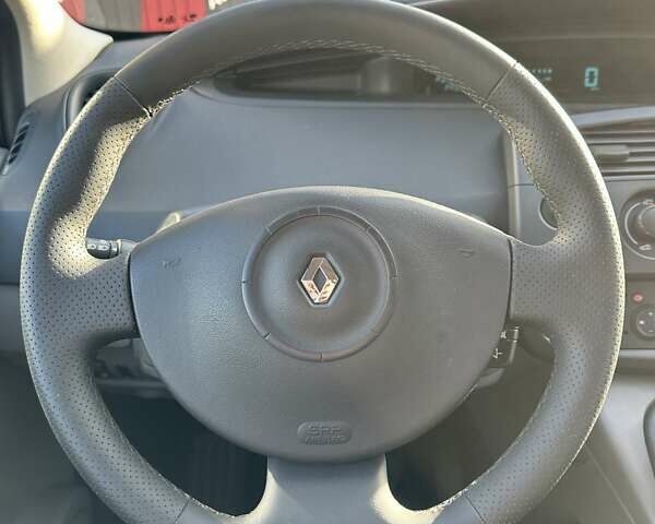 Бежевий Рено Сценік, об'ємом двигуна 1.6 л та пробігом 141 тис. км за 6000 $, фото 18 на Automoto.ua