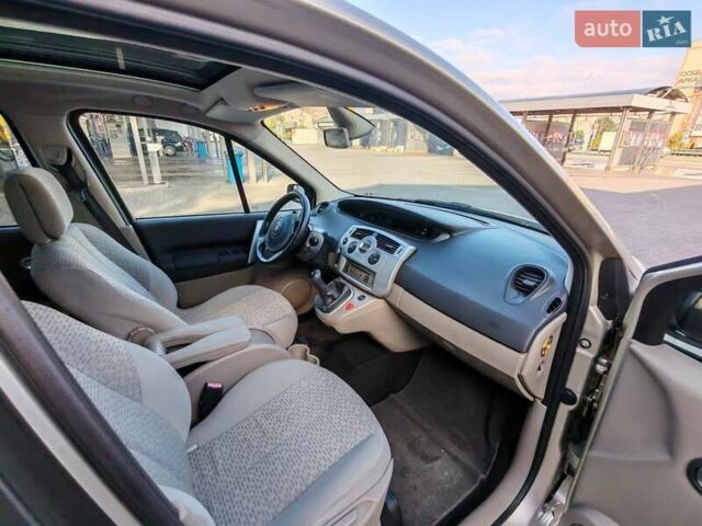 Бежевый Рено Сценик, объемом двигателя 1.6 л и пробегом 252 тыс. км за 5400 $, фото 30 на Automoto.ua