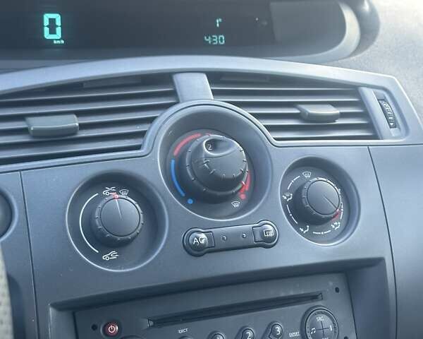 Бежевий Рено Сценік, об'ємом двигуна 1.6 л та пробігом 141 тис. км за 6000 $, фото 23 на Automoto.ua