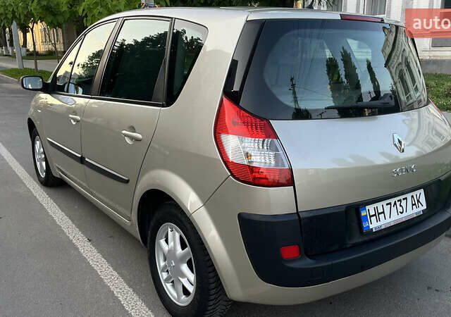 Бежевый Рено Сценик, объемом двигателя 0 л и пробегом 106 тыс. км за 6800 $, фото 11 на Automoto.ua