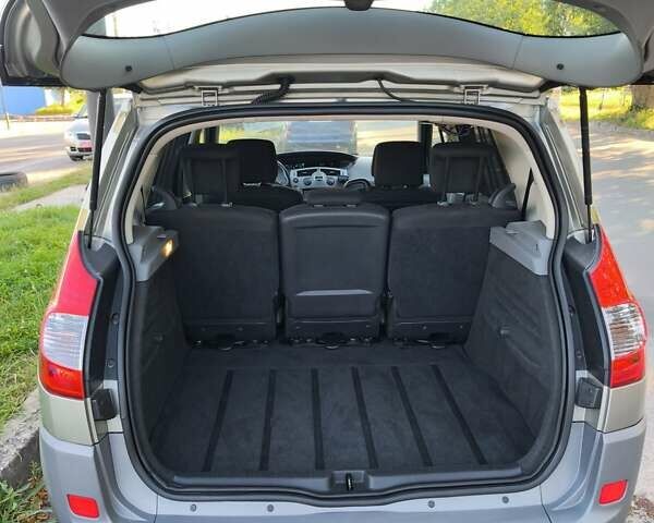 Рено Сценик 2006 в Краматорске на Automoto.ua Бежевый Рено Сценик, объемом двигателя 1.6 л и пробегом 197 тыс. км за 6500 $, фото 10 на Automoto.ua