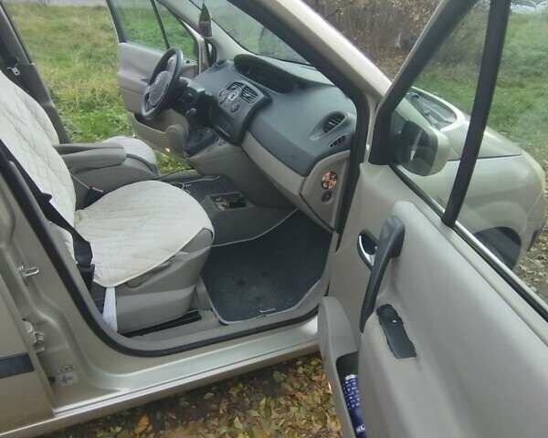 Бежевый Рено Сценик, объемом двигателя 1.6 л и пробегом 247 тыс. км за 4400 $, фото 7 на Automoto.ua