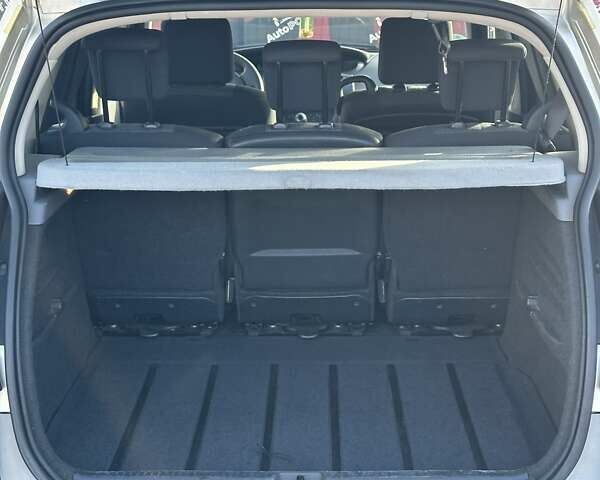 Бежевий Рено Сценік, об'ємом двигуна 1.6 л та пробігом 141 тис. км за 6000 $, фото 11 на Automoto.ua