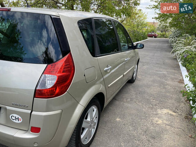 Бежевий Рено Сценік, об'ємом двигуна 2 л та пробігом 198 тис. км за 6700 $, фото 5 на Automoto.ua