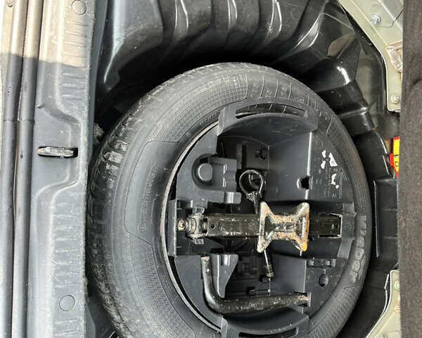 Бежевый Рено Сценик, объемом двигателя 1.46 л и пробегом 260 тыс. км за 4999 $, фото 35 на Automoto.ua