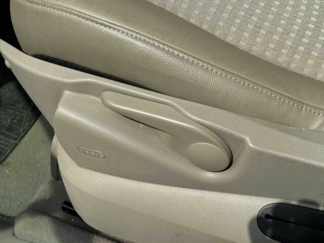 Бежевый Рено Сценик, объемом двигателя 2 л и пробегом 240 тыс. км за 4890 $, фото 17 на Automoto.ua