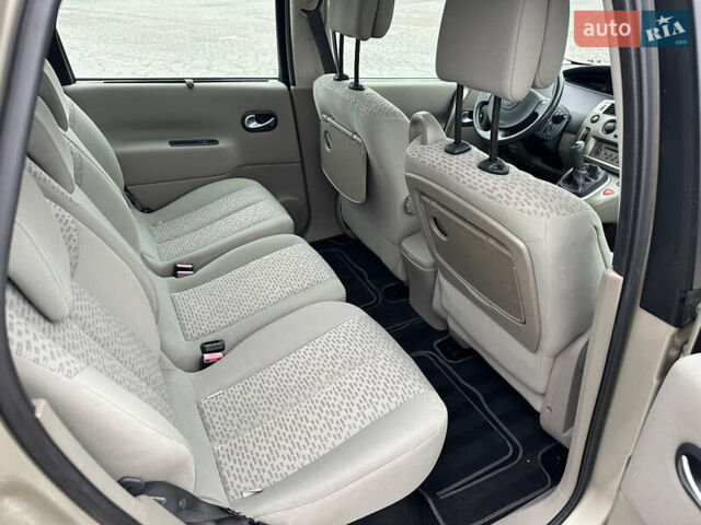 Бежевий Рено Сценік, об'ємом двигуна 1.6 л та пробігом 200 тис. км за 5800 $, фото 15 на Automoto.ua