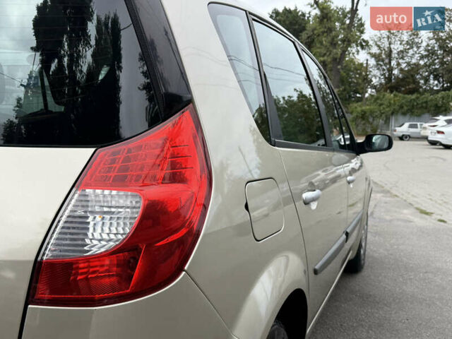Бежевий Рено Сценік, об'ємом двигуна 1.6 л та пробігом 126 тис. км за 5500 $, фото 25 на Automoto.ua