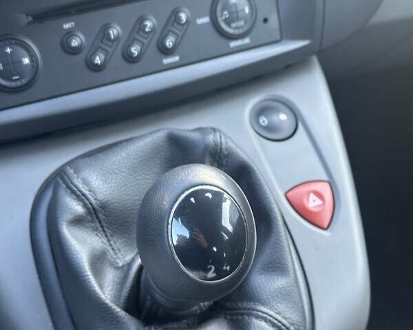 Бежевий Рено Сценік, об'ємом двигуна 1.6 л та пробігом 141 тис. км за 6000 $, фото 24 на Automoto.ua