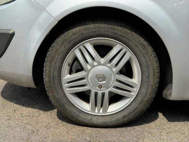 Бежевый Рено Сценик, объемом двигателя 2 л и пробегом 240 тыс. км за 4890 $, фото 14 на Automoto.ua