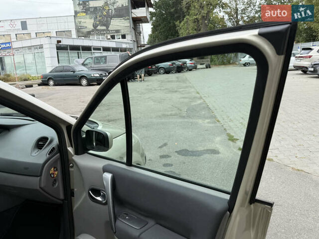 Бежевий Рено Сценік, об'ємом двигуна 1.6 л та пробігом 126 тис. км за 5500 $, фото 73 на Automoto.ua