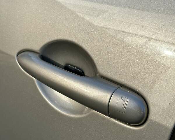 Бежевий Рено Сценік, об'ємом двигуна 1.6 л та пробігом 141 тис. км за 6000 $, фото 6 на Automoto.ua