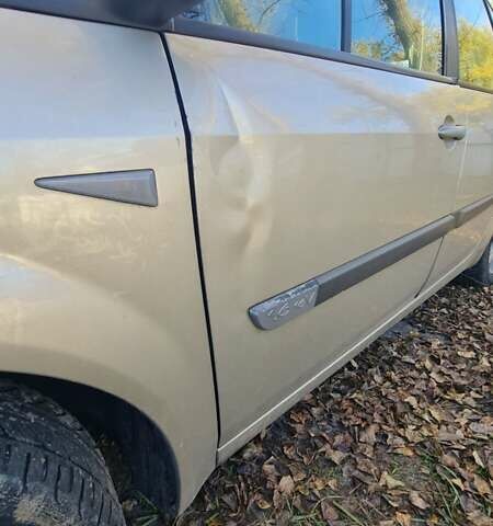 Бежевый Рено Сценик, объемом двигателя 1.6 л и пробегом 313 тыс. км за 4000 $, фото 9 на Automoto.ua