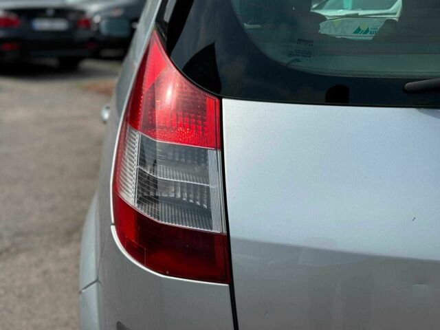 Бежевый Рено Сценик, объемом двигателя 2 л и пробегом 240 тыс. км за 4890 $, фото 11 на Automoto.ua