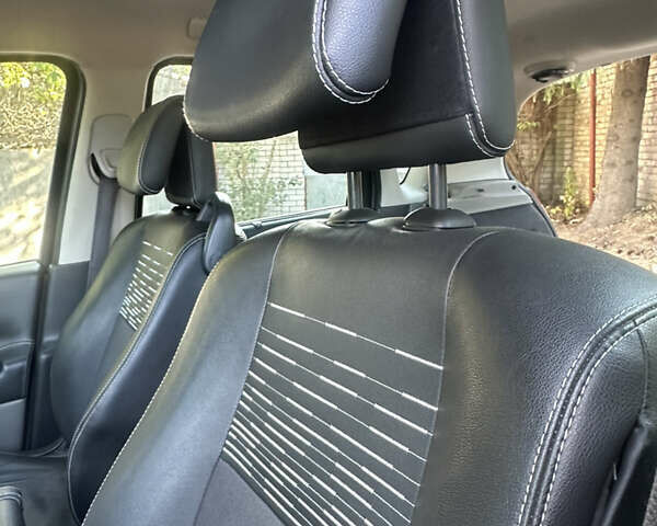 Бежевий Рено Сценік, об'ємом двигуна 1.6 л та пробігом 228 тис. км за 6500 $, фото 21 на Automoto.ua