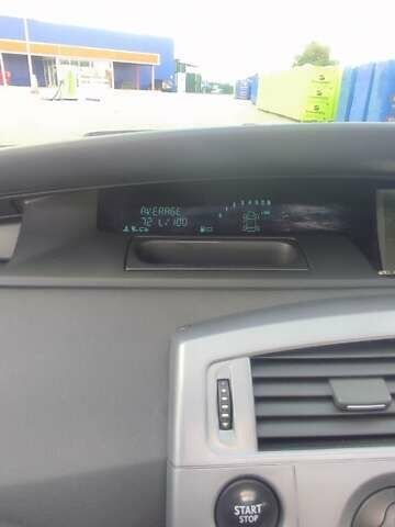 Рено Сценик 2007 в Умани на Automoto.ua Бежевый Рено Сценик, объемом двигателя 1.6 л и пробегом 270 тыс. км за 6399 $, фото 30 на Automoto.ua