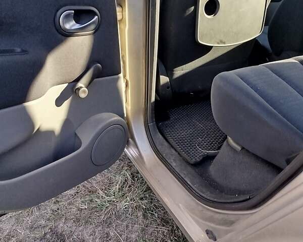 Бежевий Рено Сценік, об'ємом двигуна 1.6 л та пробігом 225 тис. км за 5500 $, фото 5 на Automoto.ua