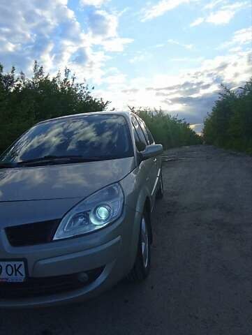 Бежевый Рено Сценик, объемом двигателя 1.6 л и пробегом 184 тыс. км за 5150 $, фото 3 на Automoto.ua